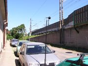 Měření hluku z provozu na železnici v chráněném venkovním prostoru rodinného domu v Tišnově po realizaci protihlukové stěny